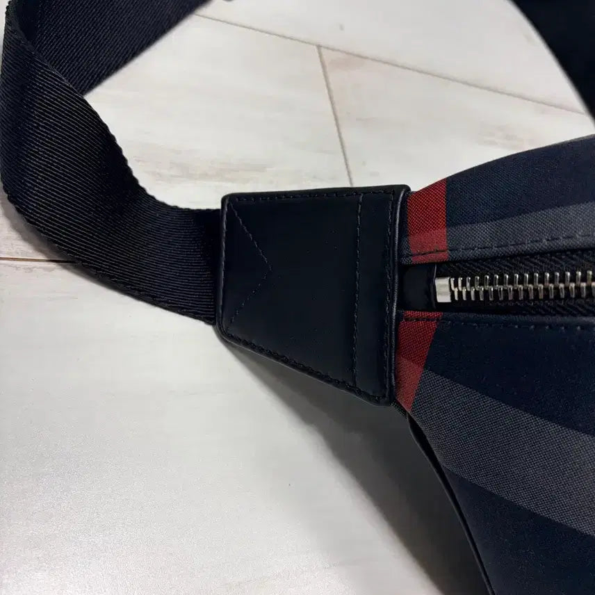 [BUNJANG] Burberry Check Crossbody Bag / 버버리 체크무늬 크로스백(상태 최상)