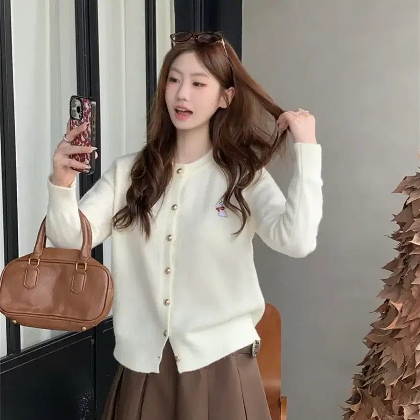 [BUNJANG] Ivory Rabbit Embroidery Knit Cardigan / 아이보리 토끼 자수 니트 가디건