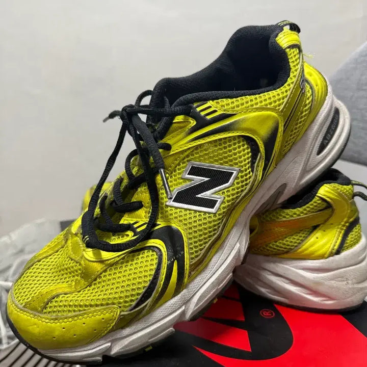 [BUNJANG] New Balance Running Shoes 530 Yellow 275 / 뉴발란스 런닝화 530 옐로우 275