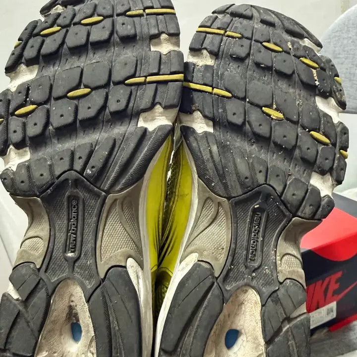[BUNJANG] New Balance Running Shoes 530 Yellow 275 / 뉴발란스 런닝화 530 옐로우 275