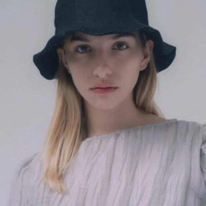 [BUNJANG] Poetry Dame Denim Bucket Hat / 포에지담 데님 버킷햇