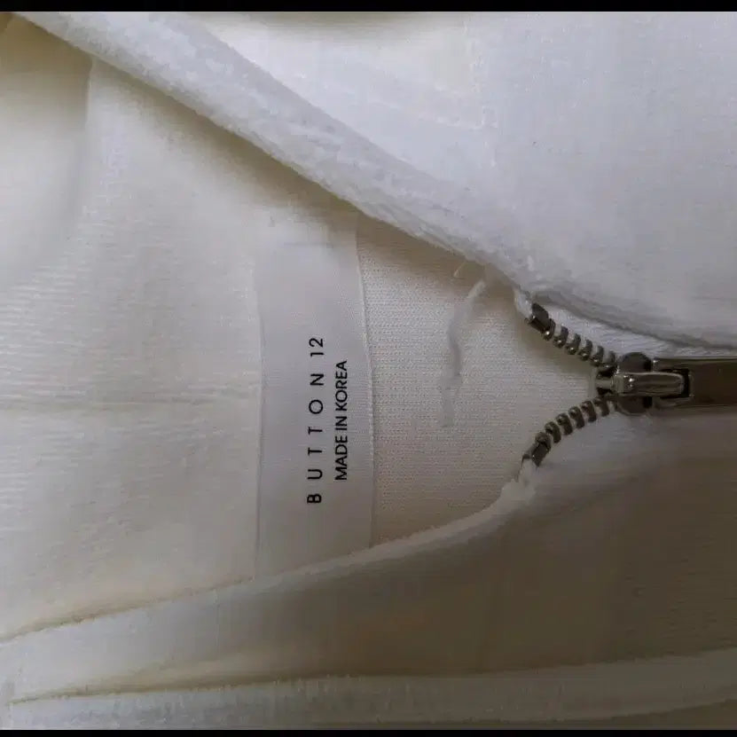 [BUNJANG] Ivory Cropped Zip-Up Hoodie / 아이보리 크롭 후드티
