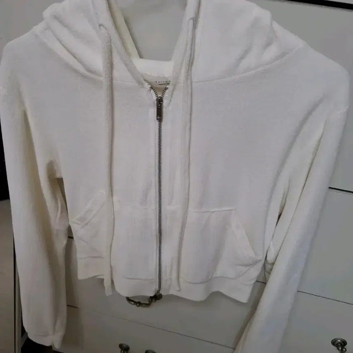 [BUNJANG] Ivory Cropped Zip-Up Hoodie / 아이보리 크롭 후드티
