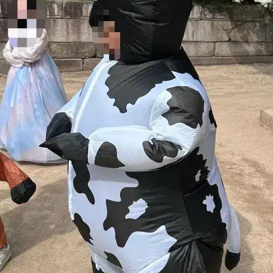 [BUNJANG] Cow Balloon Suit for Photoshoot / 젖소 풍선슈트 졸업사진 대여 컨셉사진