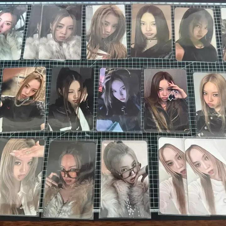 [BUNJANG] Def/Le Sserafim Kazuha Photocard Bundle Set (26 pcs) / 올데프 베일리 포카 총 26장 일괄(미공포 많음)