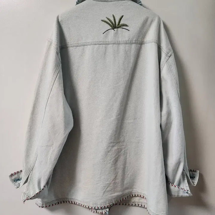 [BUNJANG] Unique Embroidered Denim Jacket / 유니크 자수데님 자켓(새상품)