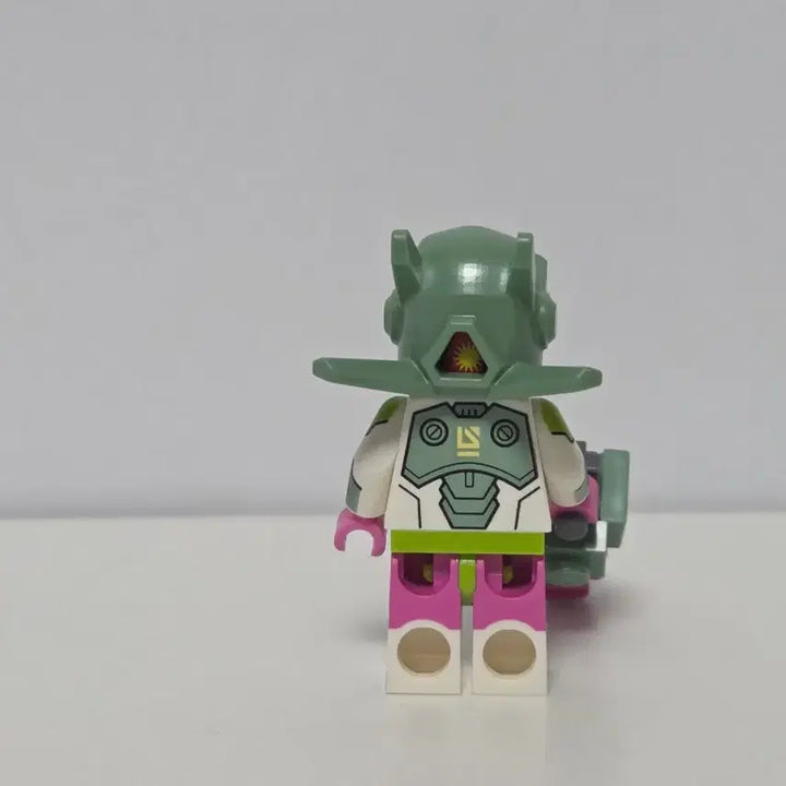 [BUNJANG] LEGO Minifigure Series 24 - Robot Warrior (71037) / 레고 71037 시리즈24-2번 로봇 워리어 미니피규어