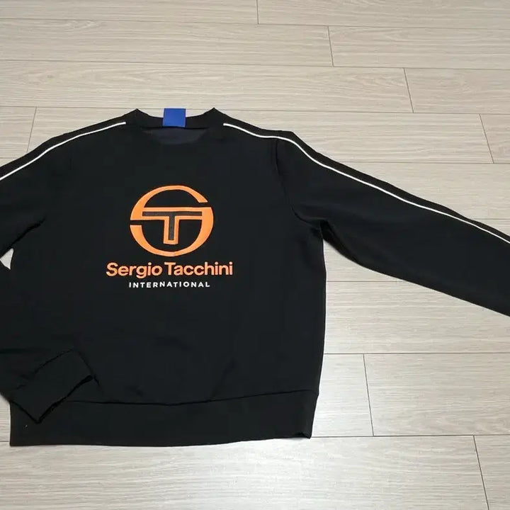 [BUNJANG] Sergio Tacchini Black Sweatshirt Size S / Sergio Tacchini 세르지오 타키니 블랙 맨투맨 S(90)
