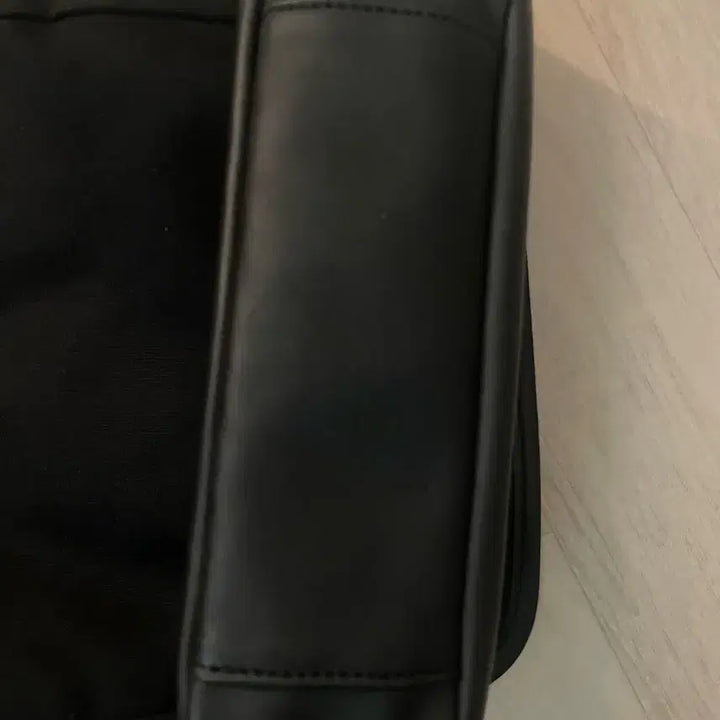 [BUNJANG] Thisisneverthat Messenger Bag / 디스이즈네버댓 메신저백