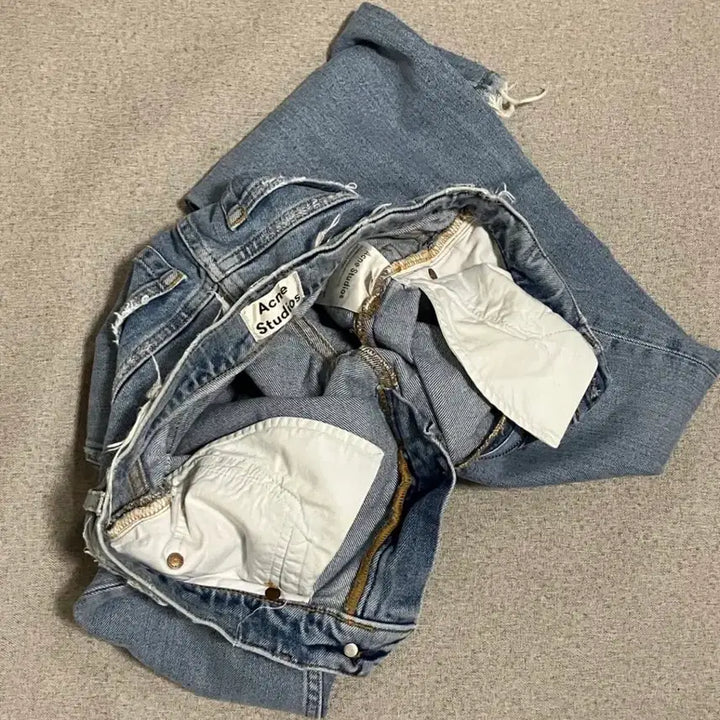 [BUNJANG] Acne Studios Destroyed Bootcut Denim Jeans Size 24 / 아크네 스튜디오 디스트로이드 부츠컷 데님 24