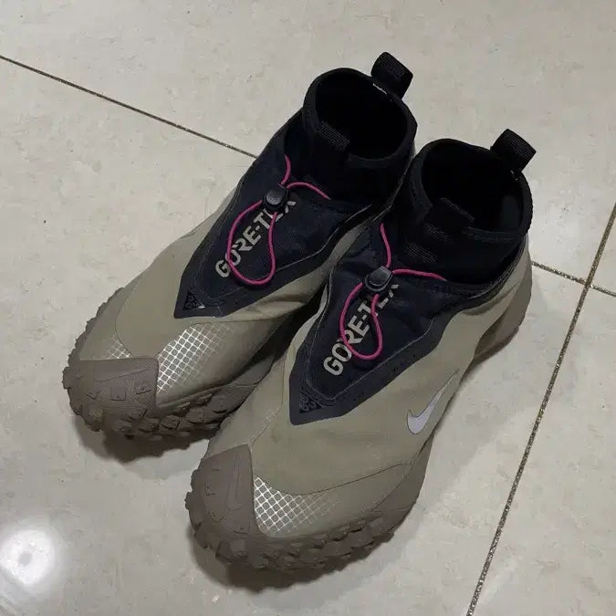 [BUNJANG] Nike ACG Mountain Fly Gore-Tex Khaki Sneakers / 나이키 ACG 마운틴플라이 고어텍스 카키