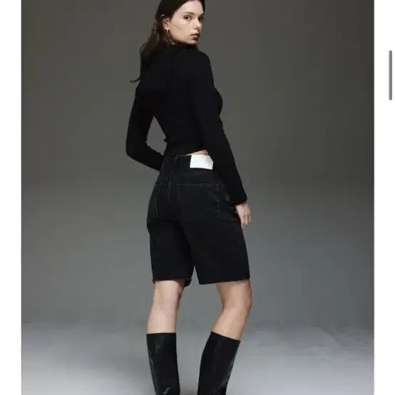 [BUNJANG] Glowny The Peggy Shorts L Black Denim / 글로니 진 THE PEGGY SHORTS L 버뮤다 페기 숏츠 흑청