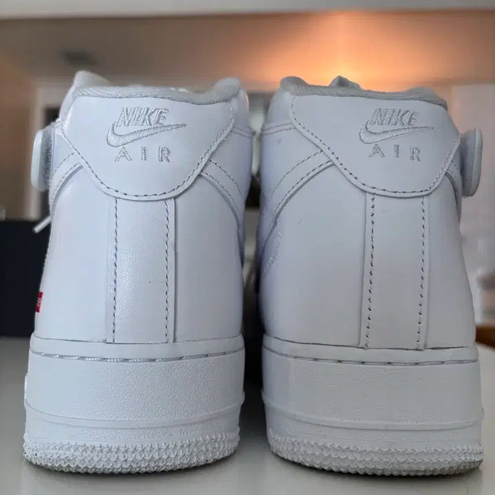 [BUNJANG] Nike Supreme Air Force 1 Mid White Sneakers / 나이키 슈프임 에어포스1 미드화이트 290