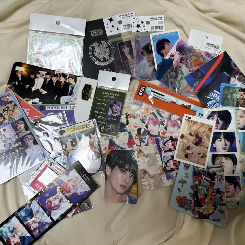 [BUNJANG] BTS Photocard, Sticker, and Goods Bundle Set / 방탄소년단 포토카드 스티커 굿즈 모음