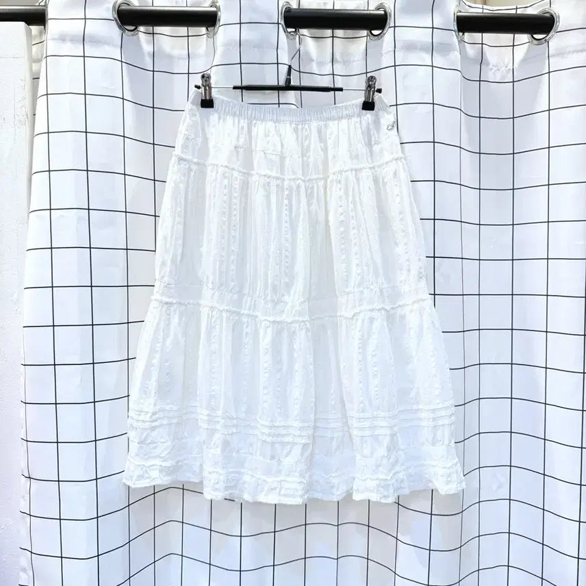 [BUNJANG] Koeseio Linen Lace Skirt / 코이세이오 린넨 레이스 스커트 25년
