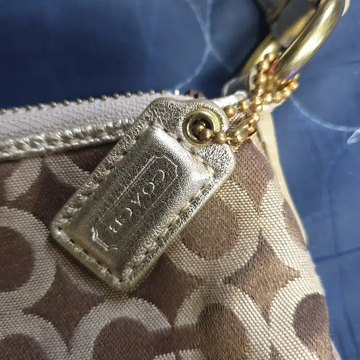 [SOLD OUT] (빈티지) COACH 코치 모노그램 플라워 패치 미니 숄더백