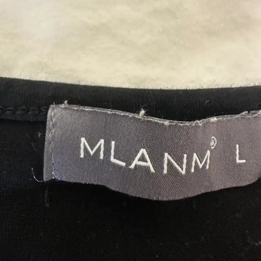 [SOLD OUT] 미국에서 구입한 MLANM 기본 검정 긴팔 L