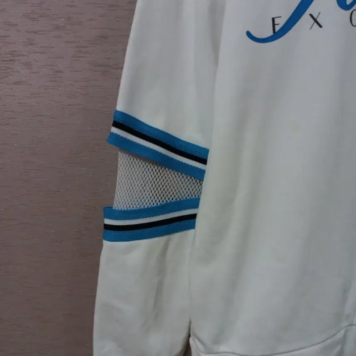 [BUNJANG] Armani Exchange Mesh White Print T-shirt / B4-29/아르마니익스체인지 망사배색 화이트 프린트 티셔츠