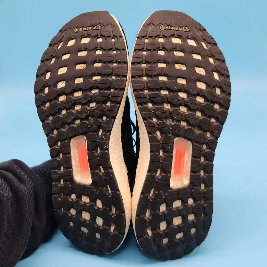 [BUNJANG] Adidas Ultraboost 20 Sneakers (240) / H 아디다스 울트라부스트 20 운동화240