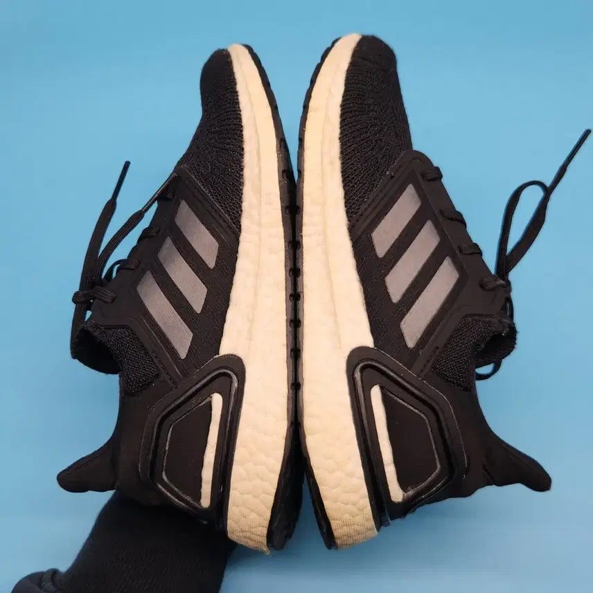 [BUNJANG] Adidas Ultraboost 20 Sneakers (240) / H 아디다스 울트라부스트 20 운동화240