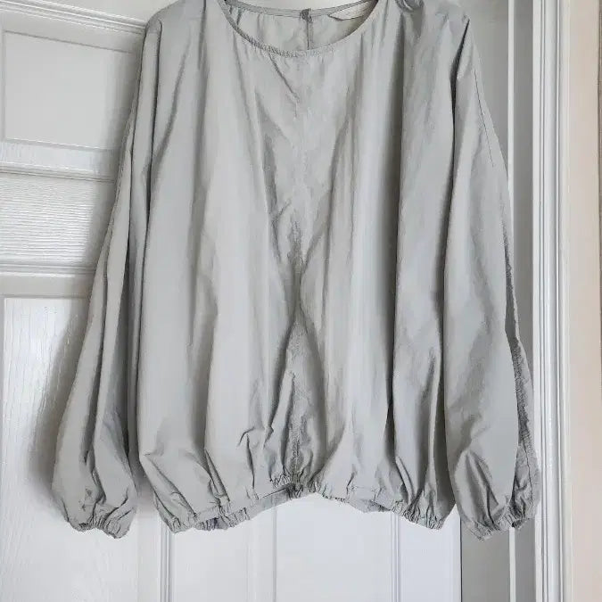 [SOLD OUT] 모놀로그 바스락 밴딩 블라우스