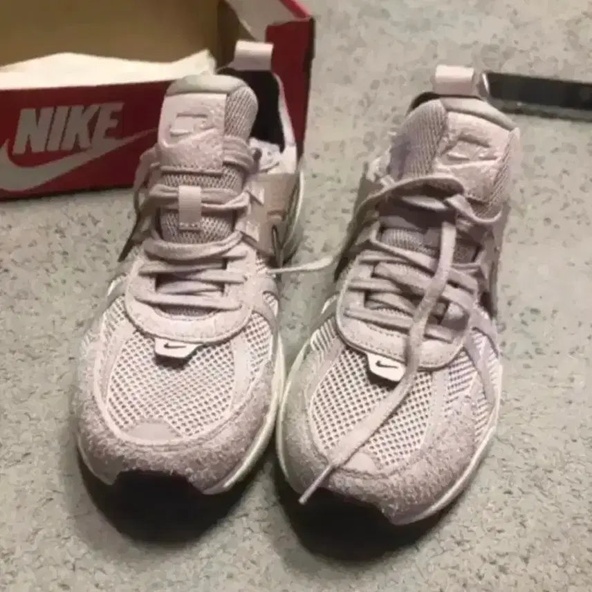 [BUNJANG] Nike V2K Sneakers (Size 270) - New / 나이키 V2K 스니커즈 사이즈270 새제품
