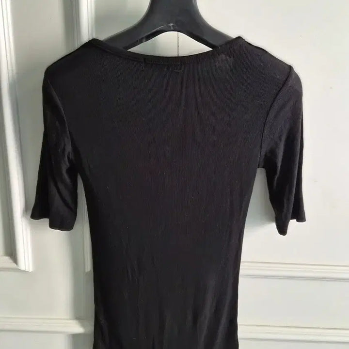 [BUNJANG] Black V-Neck Short Sleeve Knit Top / 블랙 브이넥 반팔 니트
