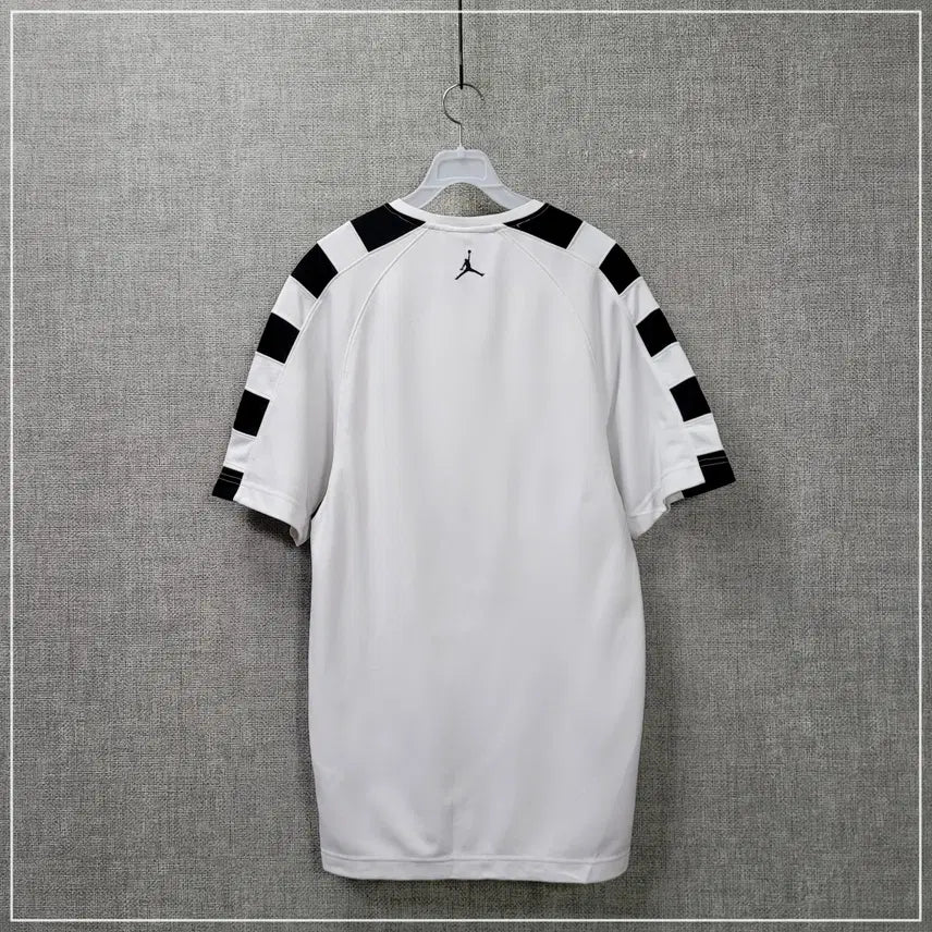 [BUNJANG] Nike Jordan White V-neck Short Sleeve T-shirt (Men&