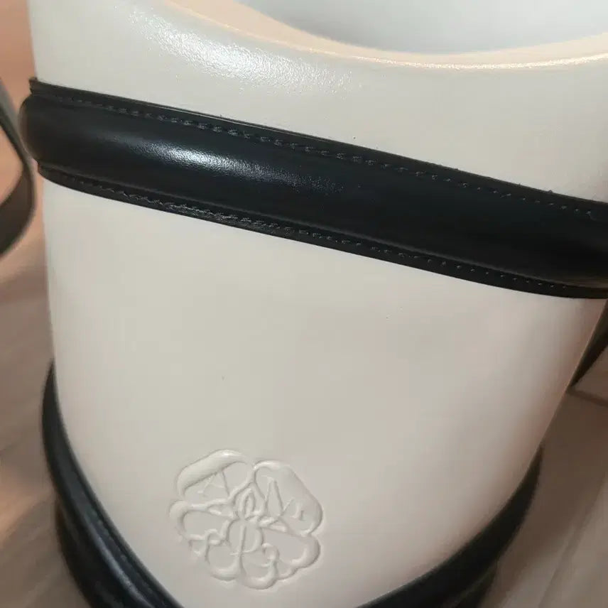 [BUNJANG] Alexander McQueen Curve Shoulder Bag / 알렉산더맥퀸 커브 숄더백