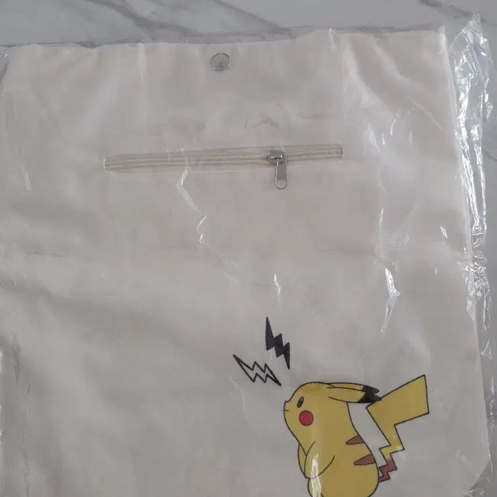 [BUNJANG] Pokemon Pikachu Tote Bag (Ivory) [Sealed] / 포켓몬 피카츄 에코백 토트백 미개봉 새상품