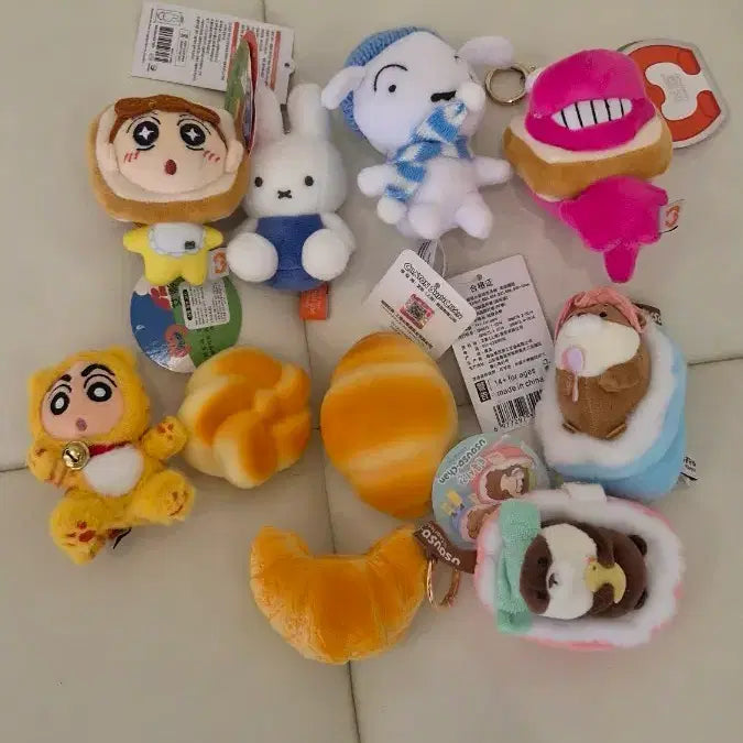 [BUNJANG] Crayon Shin-chan Usoo Usoo Doll, Keyring, Bread Squishy Bundle Set / 일괄) 짱구 미피 우소우소 인형 키링 빵 스퀴시 말랑이