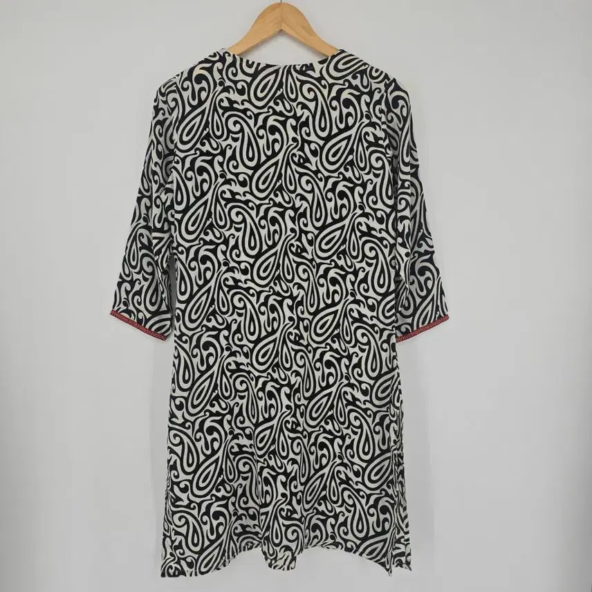 [BUNJANG] Imported Indian Embroidered Long Blouse - Size M / 인도 수입 가슴 자수 포인트 롱 블라우스 M