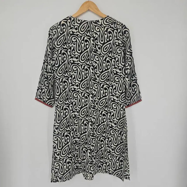 [BUNJANG] Imported Indian Embroidered Long Blouse - Size M / 인도 수입 가슴 자수 포인트 롱 블라우스 M