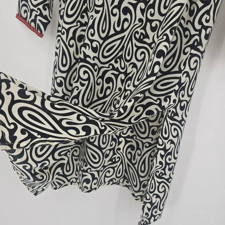 [BUNJANG] Imported Indian Embroidered Long Blouse - Size M / 인도 수입 가슴 자수 포인트 롱 블라우스 M