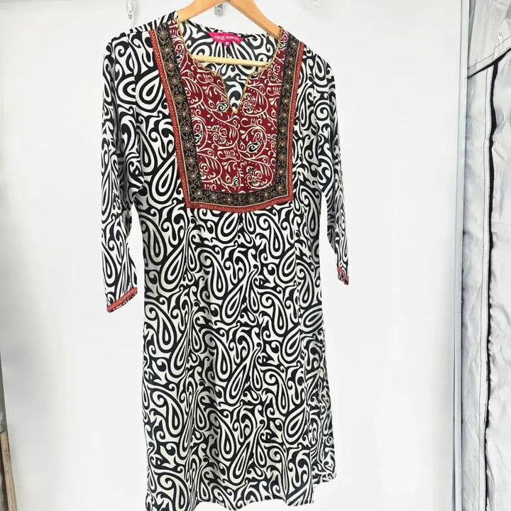 [BUNJANG] Imported Indian Embroidered Long Blouse - Size M / 인도 수입 가슴 자수 포인트 롱 블라우스 M