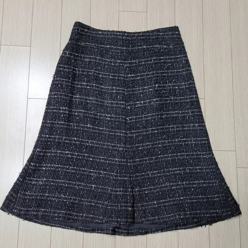 [BUNJANG] Hansum SJ Black Tweed A-Line Skirt / 한섬 SJ SJ 블랙 트위드 A라인 스커트 67-98