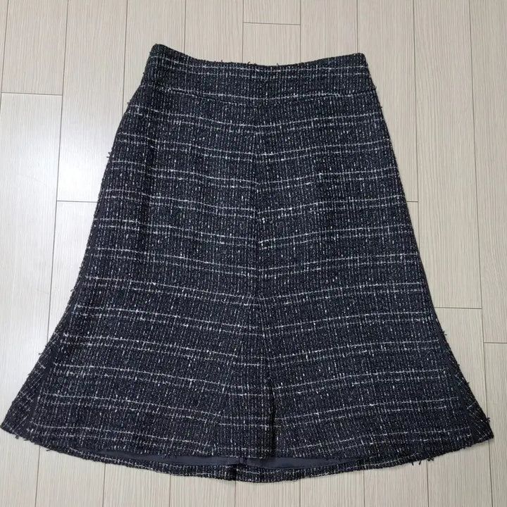 [BUNJANG] Hansum SJ Black Tweed A-Line Skirt / 한섬 SJ SJ 블랙 트위드 A라인 스커트 67-98