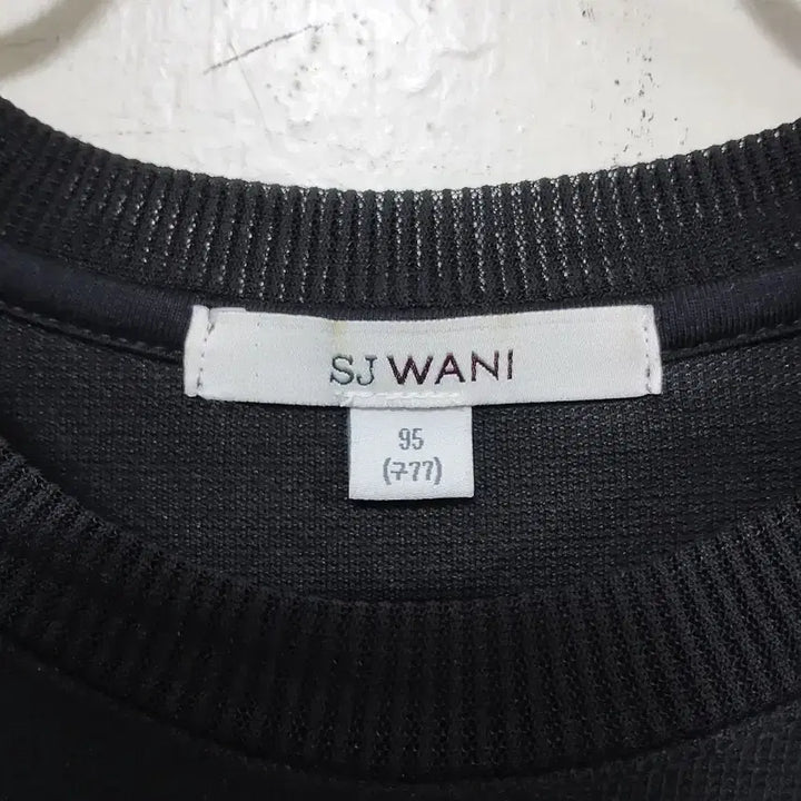 [BUNJANG] SJWAWI Layered Long Sleeve T-shirt / SJWAWI 블랙 레이어드 티셔츠.260427