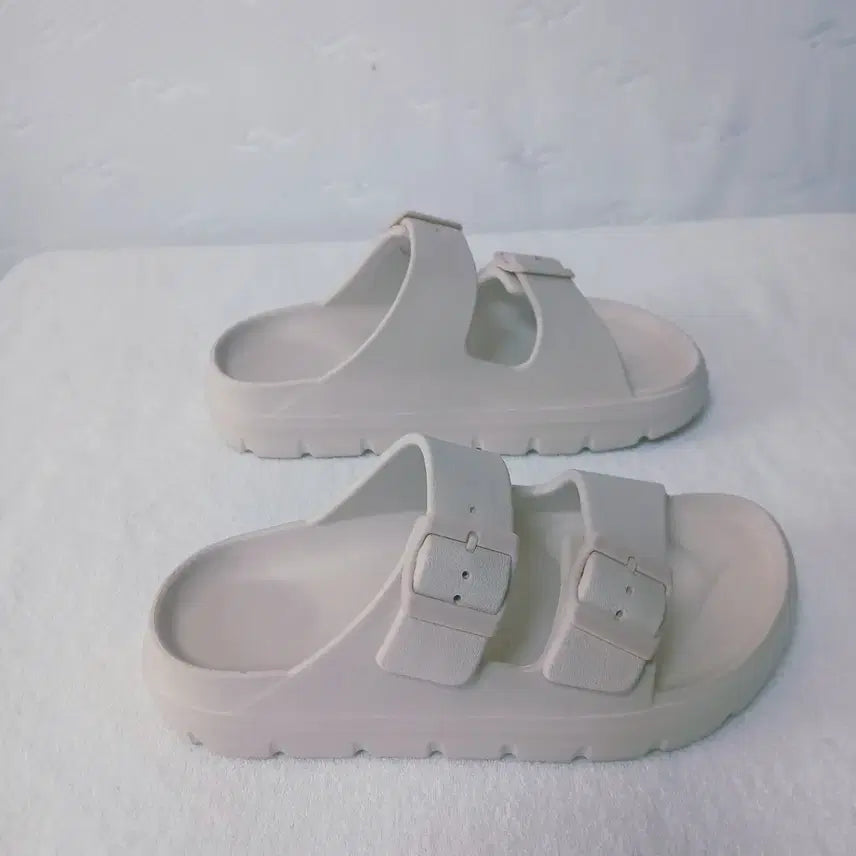 [SOLD OUT] (55) 아이보리 샌들 240mm
