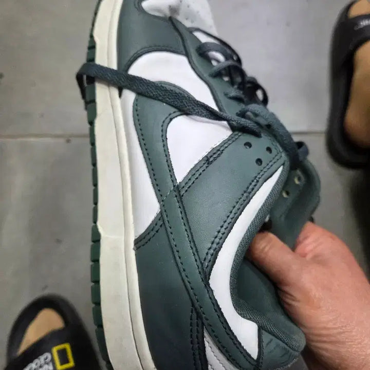 [BUNJANG] Nike Dunk Low Green White Sneakers / 나이키 덩크 로우 그린 화이트285