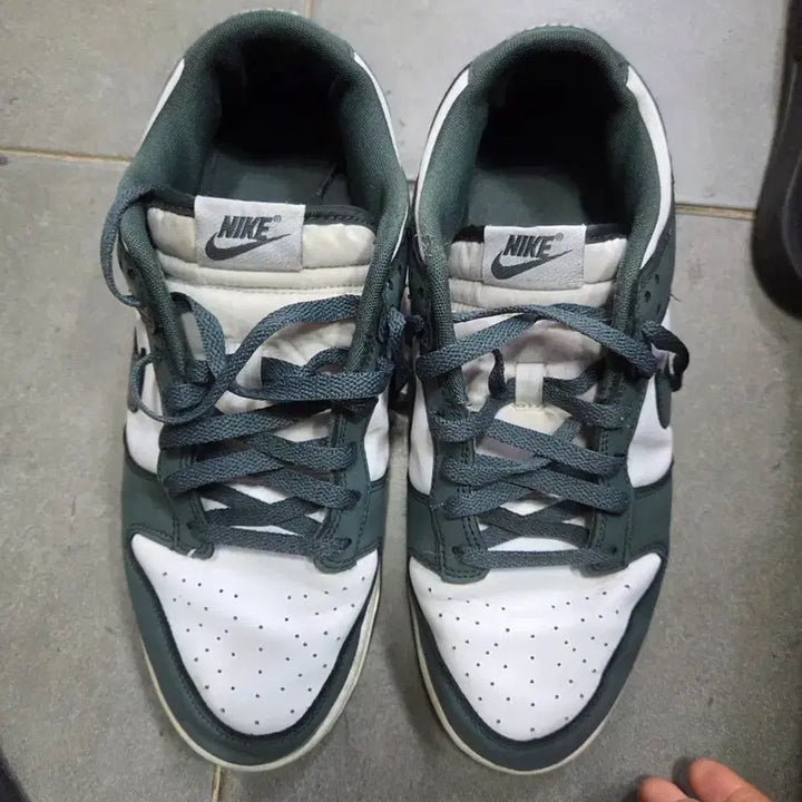[BUNJANG] Nike Dunk Low Green White Sneakers / 나이키 덩크 로우 그린 화이트285