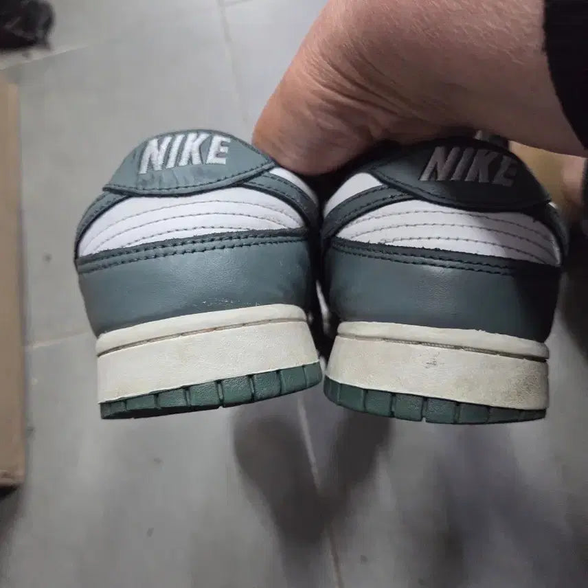 [BUNJANG] Nike Dunk Low Green White Sneakers / 나이키 덩크 로우 그린 화이트285