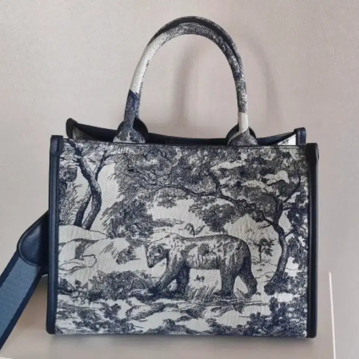 [BUNJANG] Theban Tote Bag / 더반 토드백