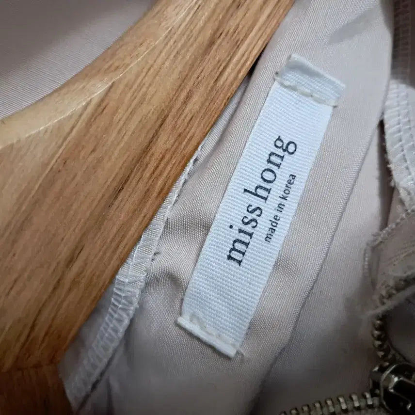 [SOLD OUT] 크롭 기장 점퍼 아이보리