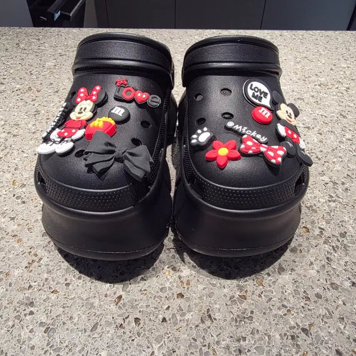 [BUNJANG] 7cm Elevated Black Crocs with Mickey Mouse Jibbitz / (새상품)7cm 키높이 크록스