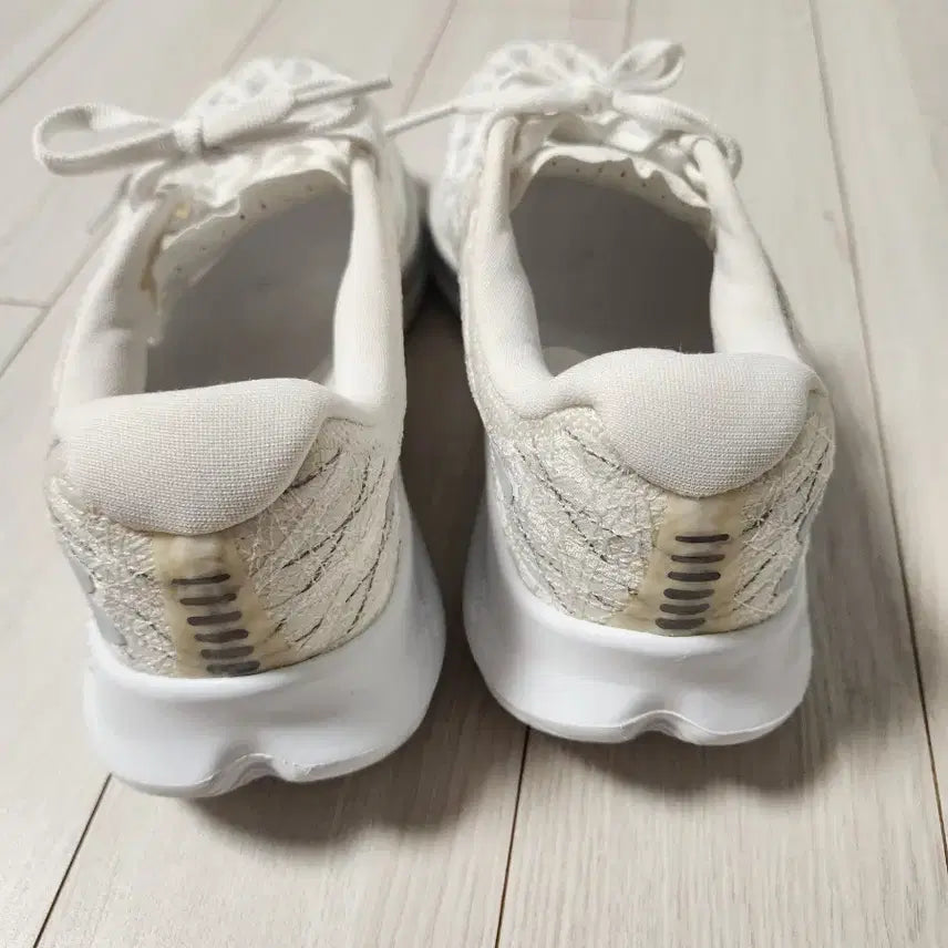 [BUNJANG] Under Armour Velocity Wind 2 CN Women&