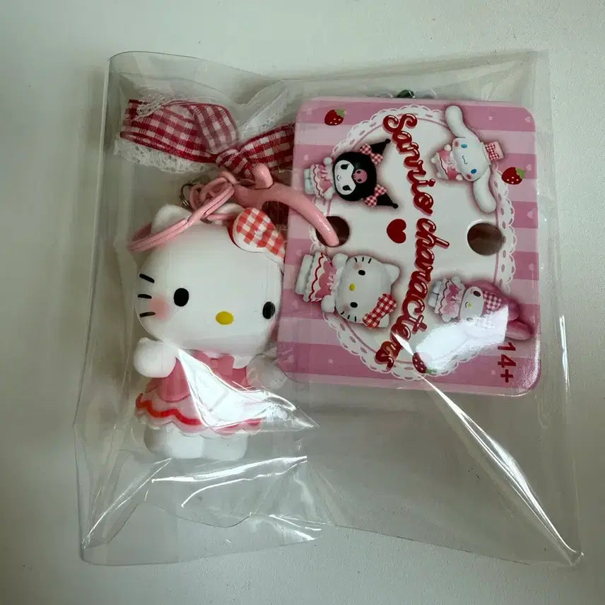 [BUNJANG] Kitty Strawberry Strap Keyring / 키티 딸기 스트랩 키링
