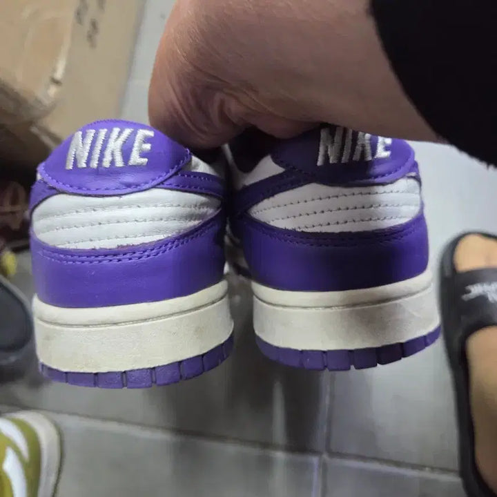 [BUNJANG] Nike Dunk Low Purple/White Sneakers (US 9.5) / 나이키 덩크 로우 퍼플/화이트 운동화275