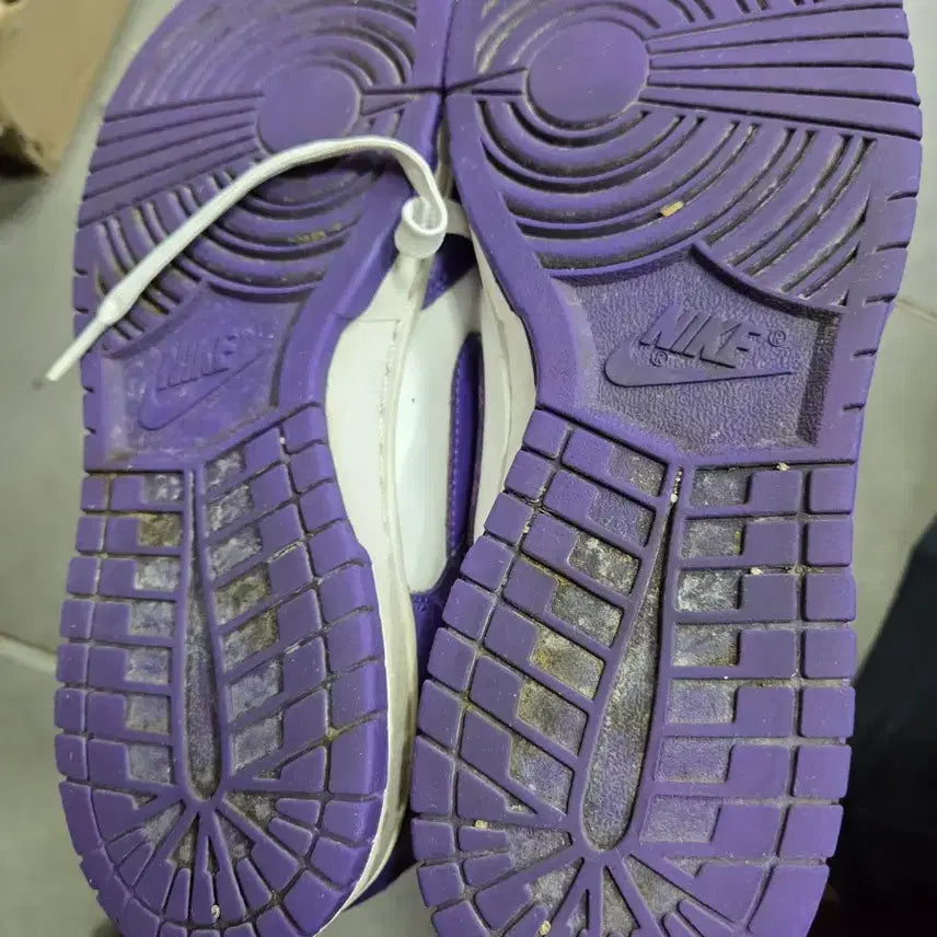 [BUNJANG] Nike Dunk Low Purple/White Sneakers (US 9.5) / 나이키 덩크 로우 퍼플/화이트 운동화275