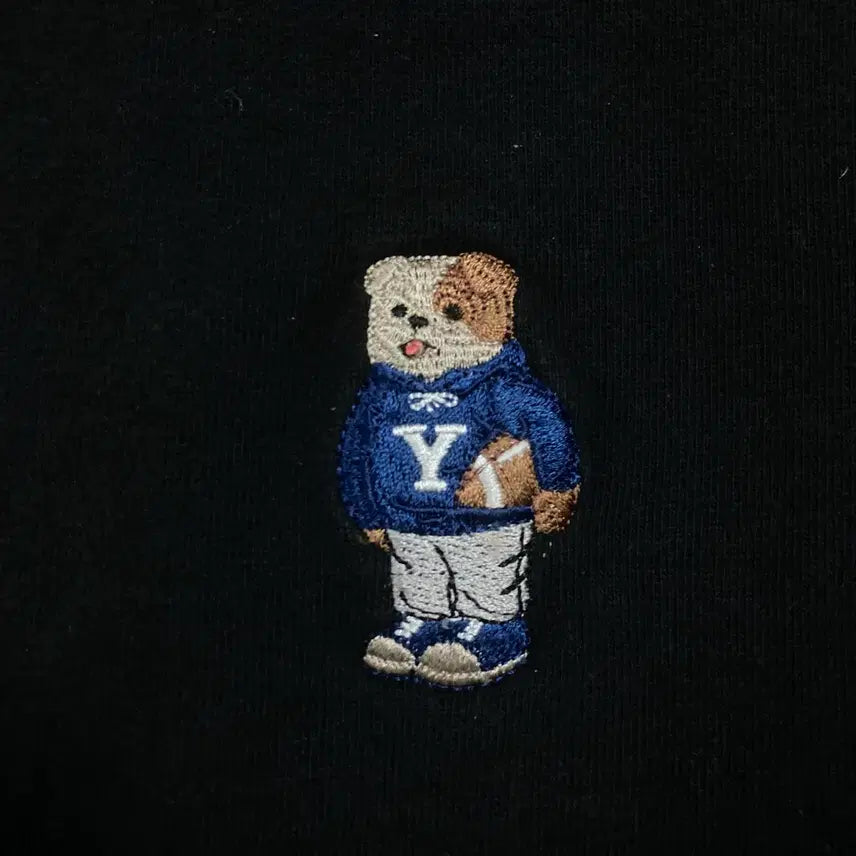 [SOLD OUT] 예일 스몰 로고 블랙 미니멀 후드 집업